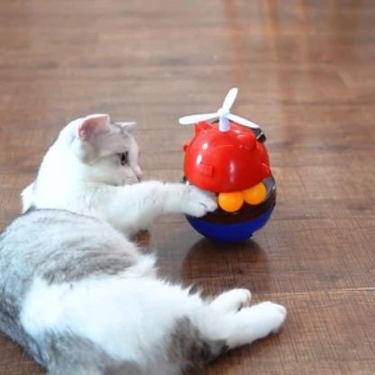 Cat_Laser_Dropping_Food_Toys_Gallery_Img4-min